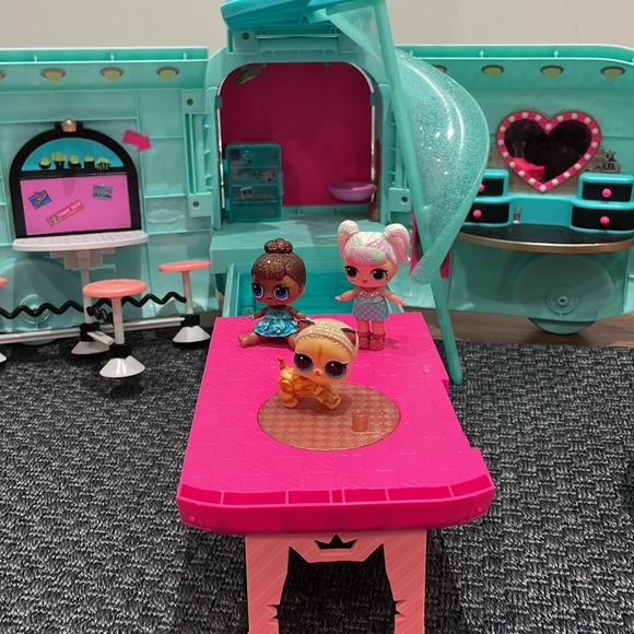 🛑 SOLD!!! LOL Glamper Camper Van Play Set Toy + L.O.L. Dolls - Picture 3 of 10